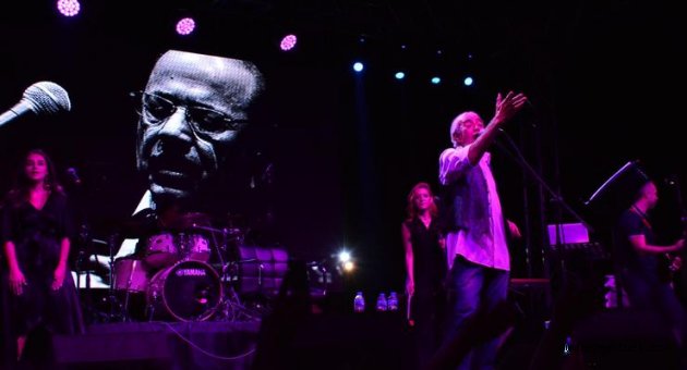 Torbalı’da Edip Akbayram rüzgarı
