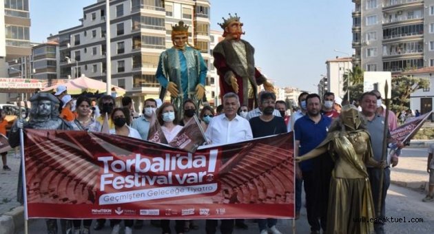 Torbalı’da Tiyatro Festivali başladı