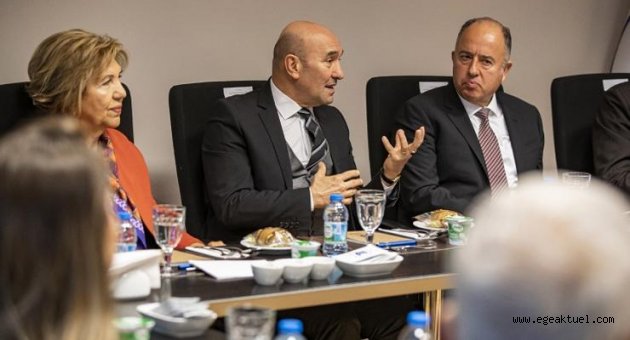 Tunç Soyer fahri konsoloslarla bir araya geldi