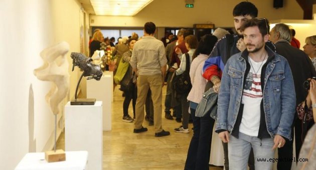 Turgut Pura Vakfı Heykel Sergisi Konak’ta