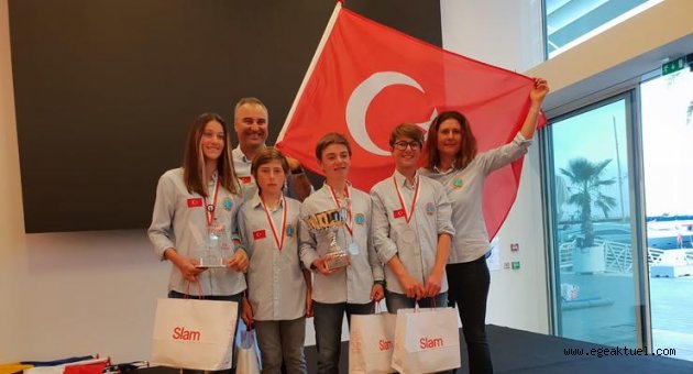 Türk Bayrağı Urla’dan dalgalandı