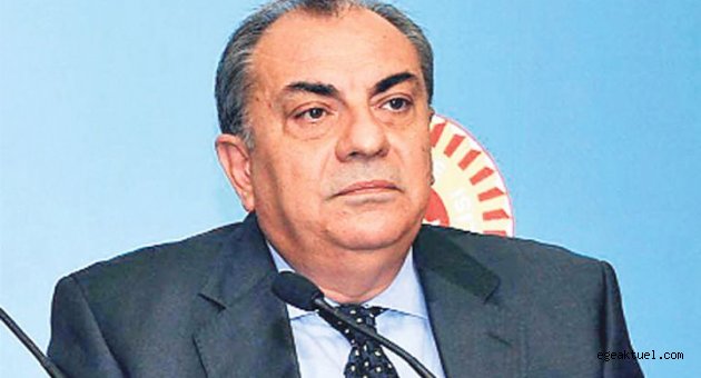 Türkeş, MHP'den ve TBMM grubu üyeliğinden istifa etti