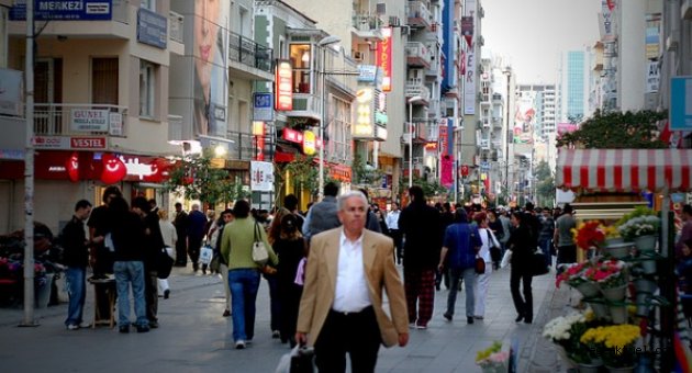 Türkiye kalabalıklaşıyor, İzmir yaşlanıyor