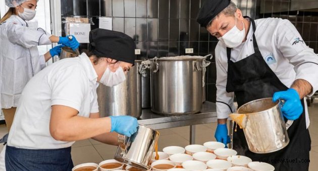Üç haftada 312 bin kişilik iftar paketi dağıtıldı
