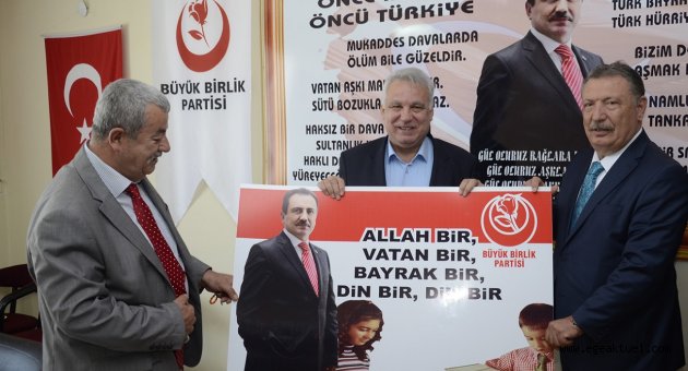 Üç partinin yöneticileri 'Evet' için buluştu