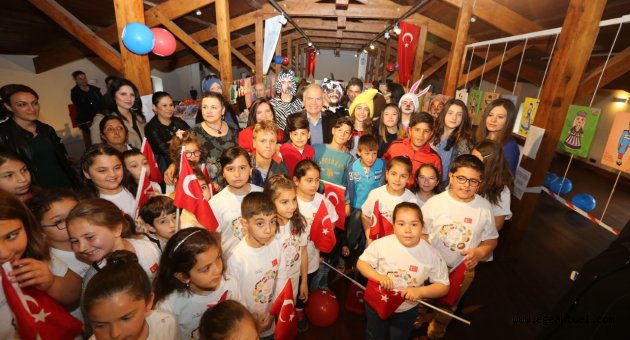 Ulusal Egemenlik Şenlikleri sergi ile başladı