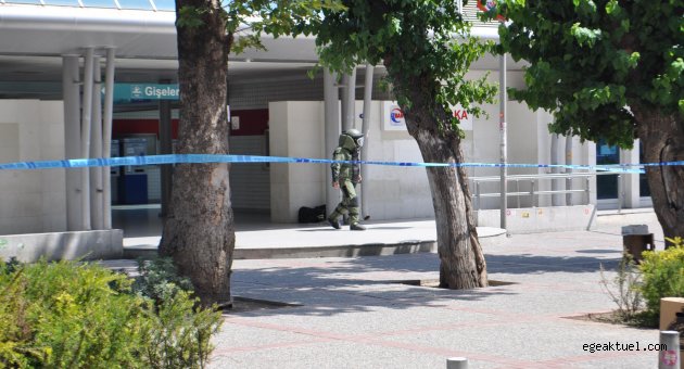 Unutulan valiz bomba paniğine neden oldu