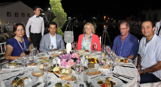 Urla bağbozumu şenliğinin gala yemeği yapıldı
