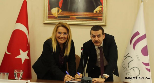 Urla Belediyesi memurlarının toplu sözleşme sevinci