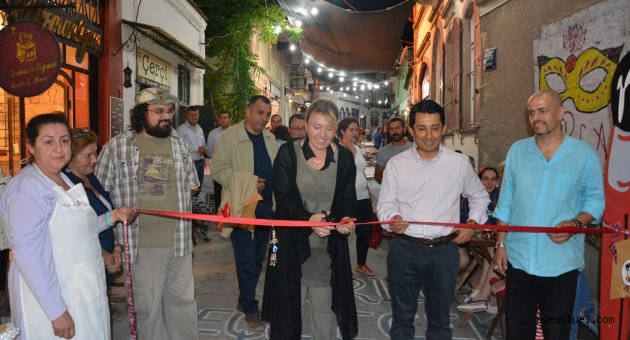  “Urla sanat sokağı” yaza merhaba dedi