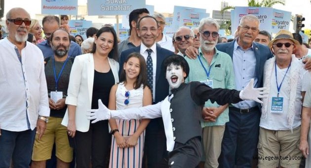 Urla'da sanat sokağa taştı