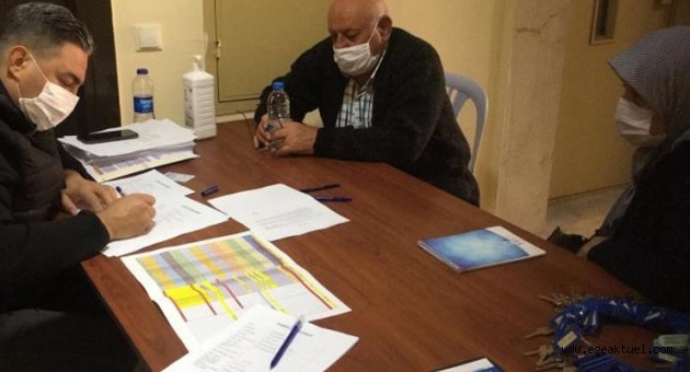Uzundere’deki 112 konut depremzedelere teslim edildi