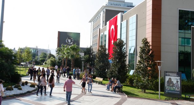 Yaşar Üniversitesi terörü lanetledi