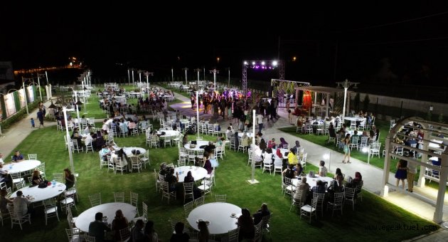 Yazlık düğün salonu açıldı