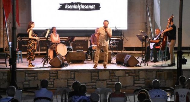 Yeni Foça’da müzik akşamı