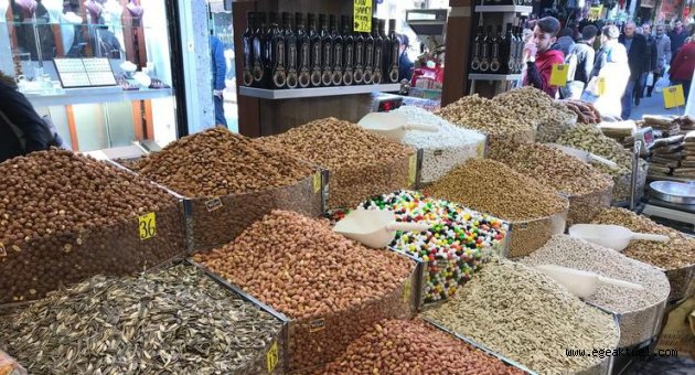 Yılbaşı, esnafın yüzünü güldürdü