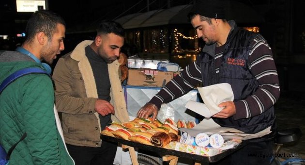 Yılbaşında onlar yine ekmek parası peşindeydi
