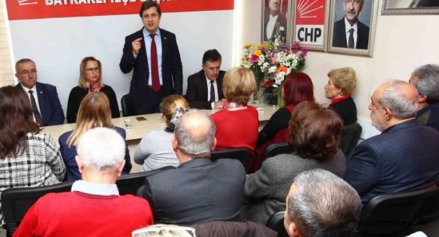 Yücel, Bayraklı örgütüyle buluştu