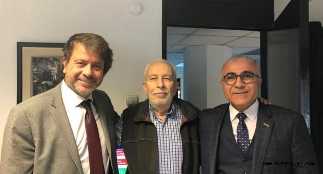 Yüksel Demirsoy Emin Çölaşan'ı ziyaret etti