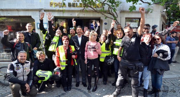 Yunan motosiklet tutkunları Foça'da mola verdi