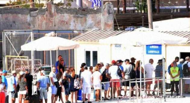Yunanistan Türkiye’ye sınır kapılarını açtı