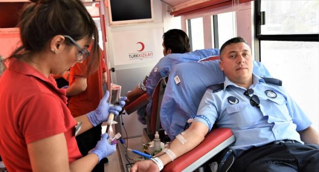 Zabıta Haftası’nda Kızılay’a kan verdiler