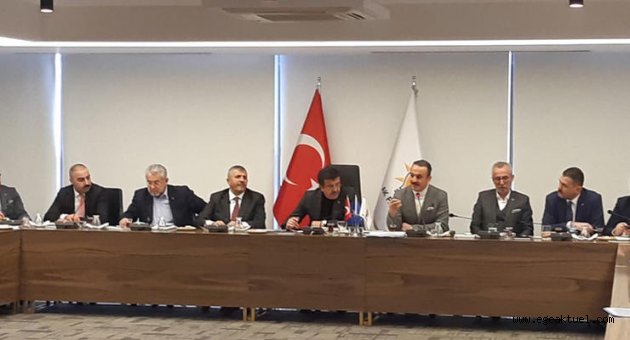 Zeybekçi'den İzmir'deki adaylarla toplantı