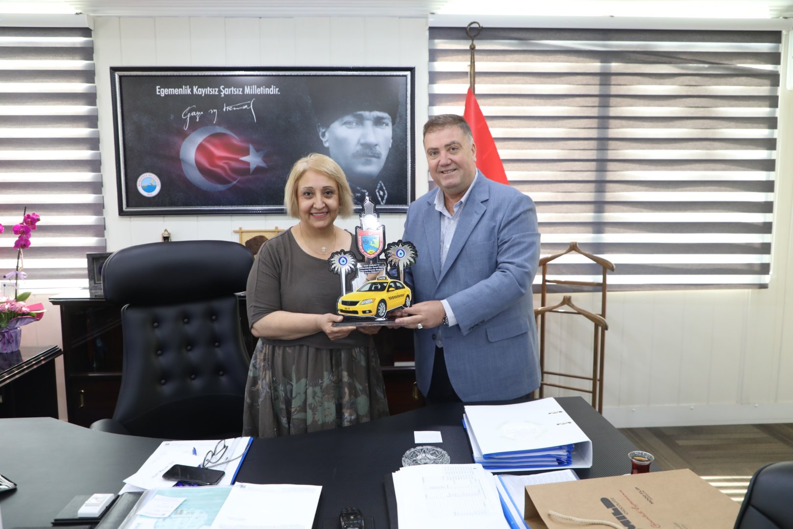 MENDERES’İN YENİ BAŞKANINA TAKSİCİLERDEN HAYIRLI OLSUN ZİYARETİ