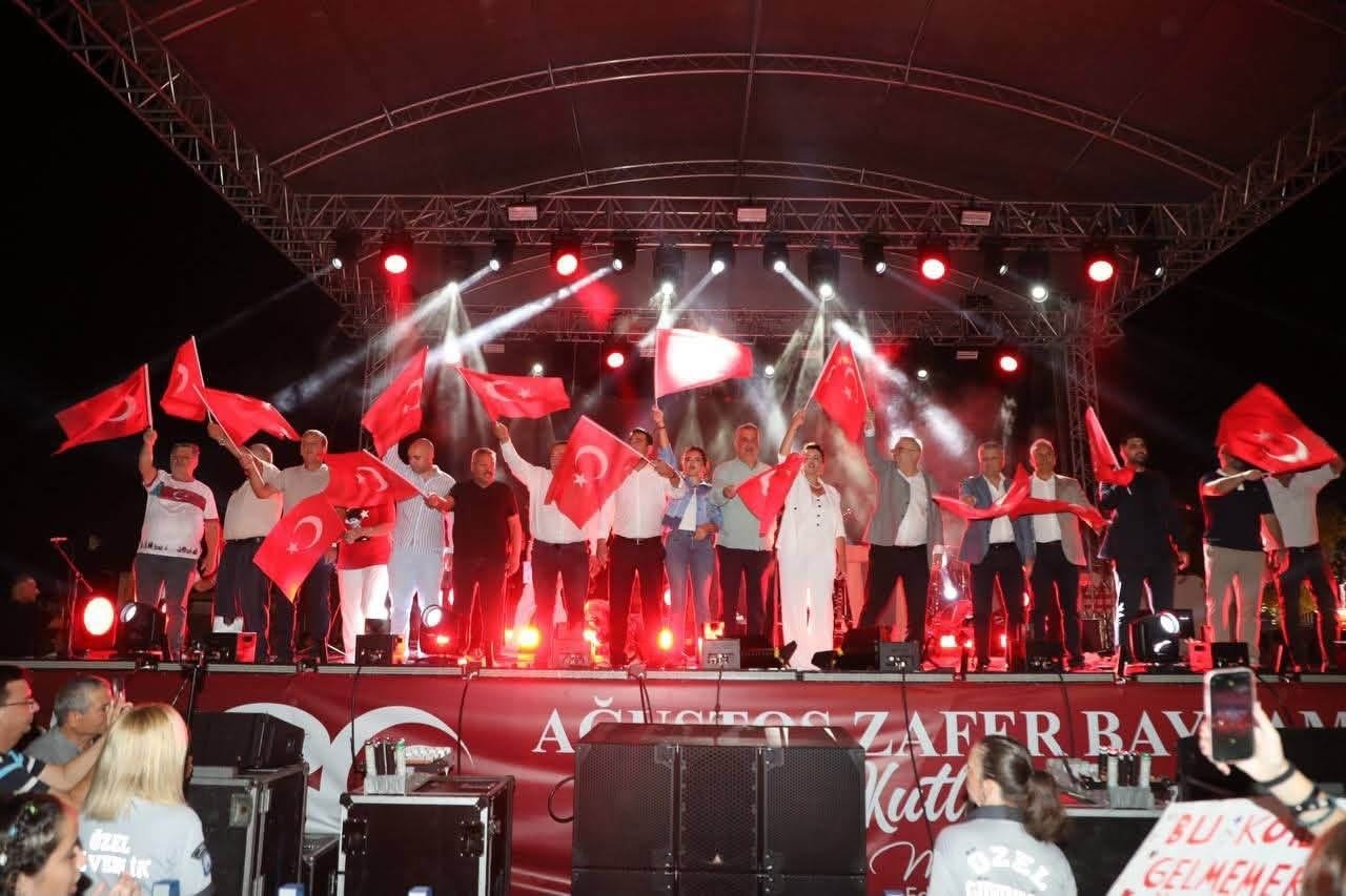 30 Ağustos Zafer Bayramı Edremit’te büyük coşkuyla kutlandı