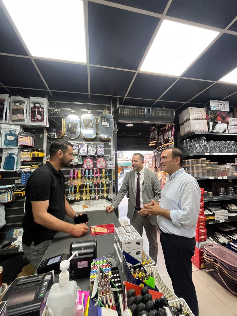 ZAFER PARTİSİ KARABAĞLAR’DAN 30 AĞUSTOS’TA ESNAFA BAYRAK ZİYARETİ